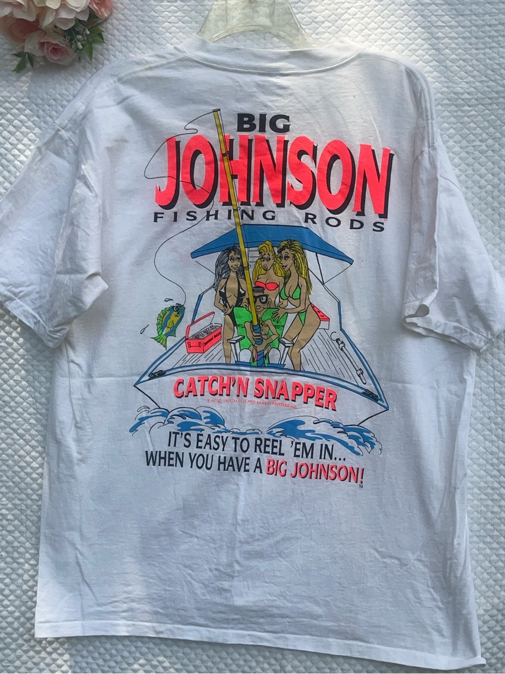 Big Johnson Fishing Rods "Catch'N Snapper" Graphic Tee - White